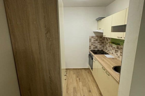 Pronájem bytu 2+kk 45 m², K vodárně, Čerčany Pronájem bytu 2+kk 45 m², K vodárně, Čerčany