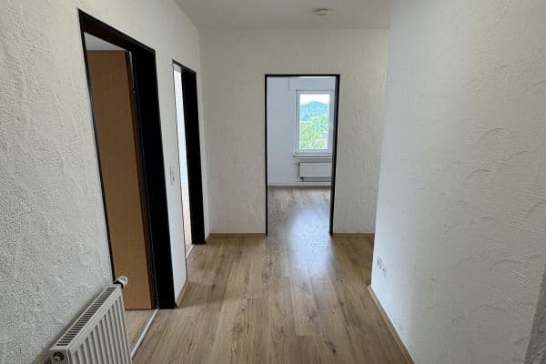 Pronájem bytu 3+1 88 m², Ringstraße 1b, Sundern Pronájem bytu 3+1 88 m², Ringstraße 1b, Sundern