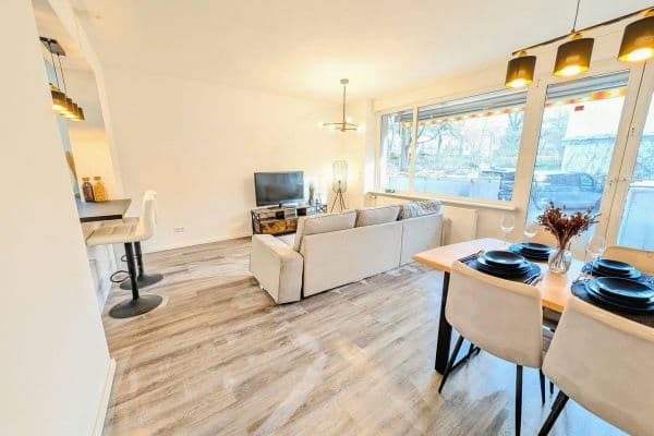 Prodej bytu 4+1 92 m², Berlin, Berlín Prodej bytu 4+1 92 m², Berlin, Berlín