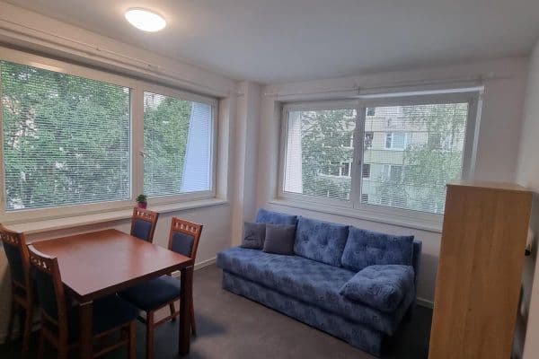 Pronájem bytu 2+kk 46 m², Měšická, Praha Pronájem bytu 2+kk 46 m², Měšická, Praha