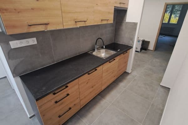 Pronájem bytu 4+1 84 m², Husova, Dobřany Pronájem bytu 4+1 84 m², Husova, Dobřany