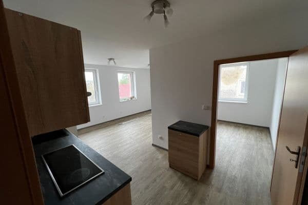 Pronájem bytu 2+kk 40 m², ČSA, Hroznětín Pronájem bytu 2+kk 40 m², ČSA, Hroznětín