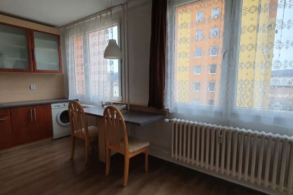 Pronájem bytu 1+1 35 m², Nad Stadionem, Králův Dvůr Pronájem bytu 1+1 35 m², Nad Stadionem, Králův Dvůr