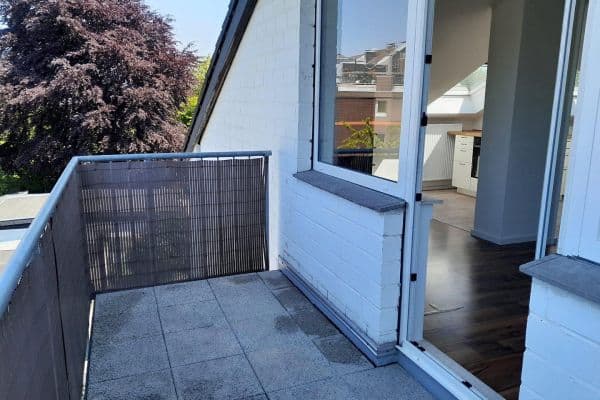 Pronájem bytu 1+1 41 m², Cáchy, Severní Porýní-Vestfálsko Pronájem bytu 1+1 41 m², Cáchy, Severní Porýní-Vestfálsko