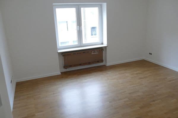 Pronájem bytu 2+1 65 m², Derendorfer Straße 14, Düsseldorf Pronájem bytu 2+1 65 m², Derendorfer Straße 14, Düsseldorf
