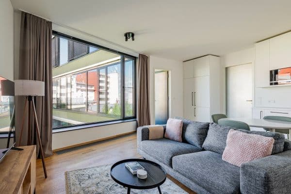 Pronájem bytu 56 m², Komunardů, Praha Pronájem bytu 56 m², Komunardů, Praha