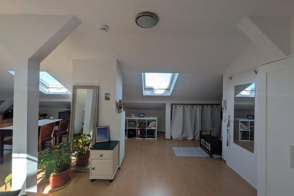 Pronájem bytu 1+1 45 m², Friedberger Landstraße 85, Frankfurt am Main, Hessen Pronájem bytu 1+1 45 m², Friedberger Landstraße 85, Frankfurt am Main, Hessen