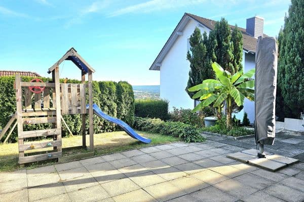 Pronájem bytu 4+1 155 m², Feldstraße 3, Bad Soden-Salmünster Pronájem bytu 4+1 155 m², Feldstraße 3, Bad Soden-Salmünster