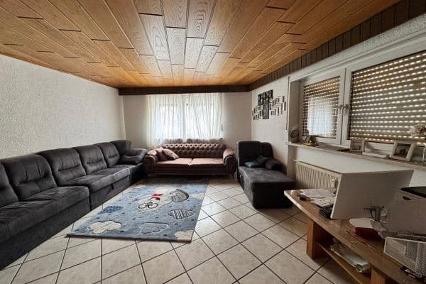 Pronájem bytu 4+kk 137 m², Sprendlinger Strasse 5, Pfaffen-Schwabenheim Pronájem bytu 4+kk 137 m², Sprendlinger Strasse 5, Pfaffen-Schwabenheim