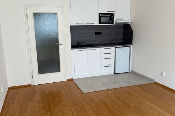 Prodej bytu 1+kk 32 m², Pešlova, Praha Prodej bytu 1+kk 32 m², Pešlova, Praha