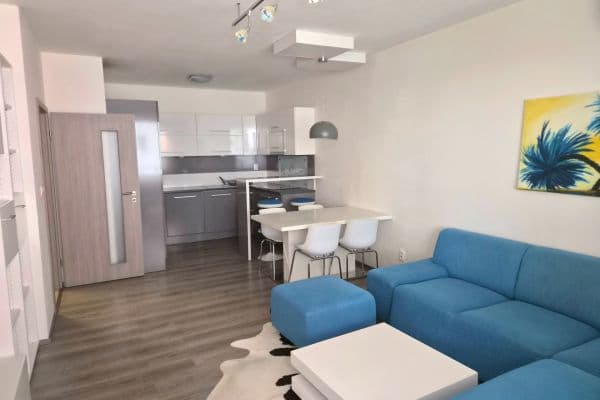 Pronájem bytu 2+1 57 m², Kadnárova, Bratislava Pronájem bytu 2+1 57 m², Kadnárova, Bratislava