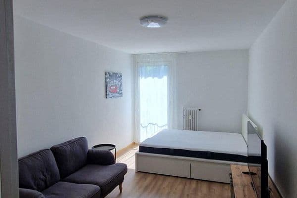 Pronájem bytu 1+1 30 m², Ampfingstrasse, München, Bavorsko Pronájem bytu 1+1 30 m², Ampfingstrasse, München, Bavorsko