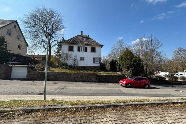 Prodej domu 176 m², pozemek 851 m², Präs.-Wittemann-Str. 13, Buchen/Odw. Prodej domu 176 m², pozemek 851 m², Präs.-Wittemann-Str. 13, Buchen/Odw.