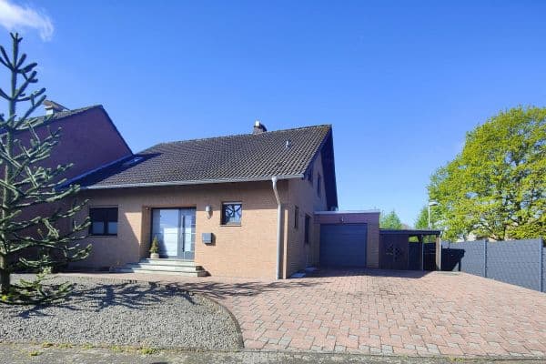 Prodej domu 150 m², pozemek 429 m², Bedburg Prodej domu 150 m², pozemek 429 m², Bedburg