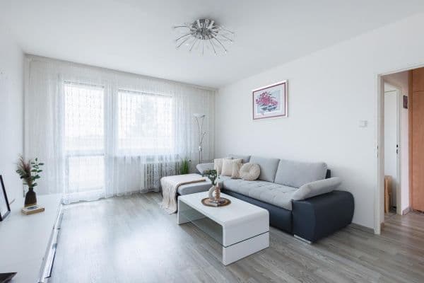 Prodej bytu 4+1 63 m², Horáčkova, Praha Prodej bytu 4+1 63 m², Horáčkova, Praha