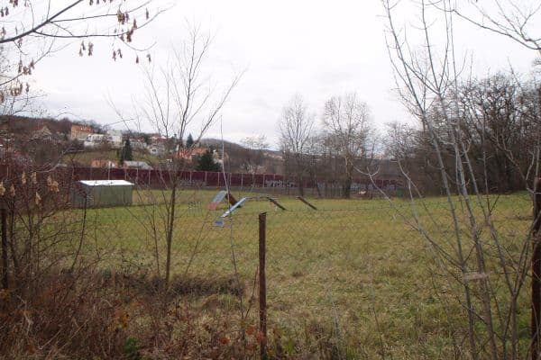 Pronájem pozemku 300 m², Čelákovická, Praha Pronájem pozemku 300 m², Čelákovická, Praha