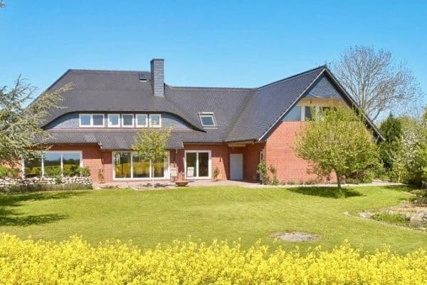 Prodej domu 330 m², pozemek 1.576 m², Jersbek Prodej domu 330 m², pozemek 1.576 m², Jersbek