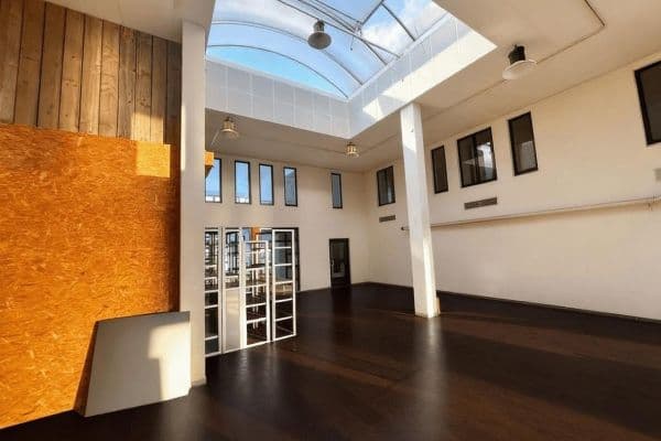 Pronájem nebytového prostoru 5.000 m², Stuhr Pronájem nebytového prostoru 5.000 m², Stuhr