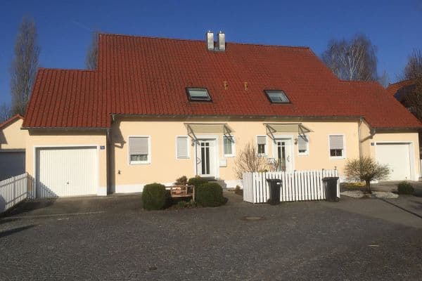 Pronájem domu 145 m², pozemek 264 m², Am Fohlenhof 26a, Geisenfeld, Bavorsko Pronájem domu 145 m², pozemek 264 m², Am Fohlenhof 26a, Geisenfeld, Bavorsko