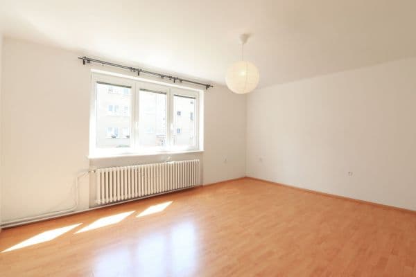Pronájem bytu 3+1 64 m², Třešňová, Lysá nad Labem Pronájem bytu 3+1 64 m², Třešňová, Lysá nad Labem