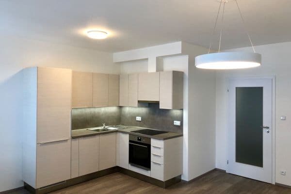 Pronájem bytu 1+kk 38 m², Makedonská, Praha Pronájem bytu 1+kk 38 m², Makedonská, Praha