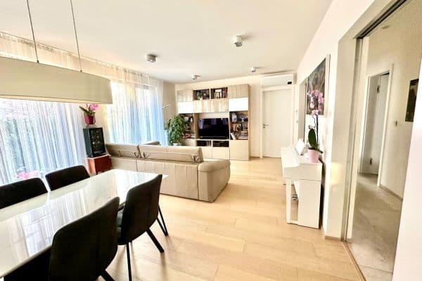 Prodej bytu 3+kk 97 m², Nesvadbova, Praha Prodej bytu 3+kk 97 m², Nesvadbova, Praha