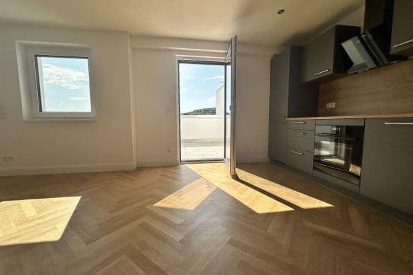 Pronájem bytu 1+kk 75 m², Waldenbucherstraße 37, Aichtal Pronájem bytu 1+kk 75 m², Waldenbucherstraße 37, Aichtal