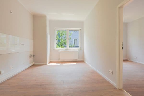 Pronájem bytu 2+1 65 m², Siemensstraße 52, Düsseldorf Pronájem bytu 2+1 65 m², Siemensstraße 52, Düsseldorf