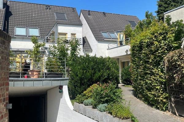 Prodej bytu 4+1 135 m², Meerbusch Prodej bytu 4+1 135 m², Meerbusch