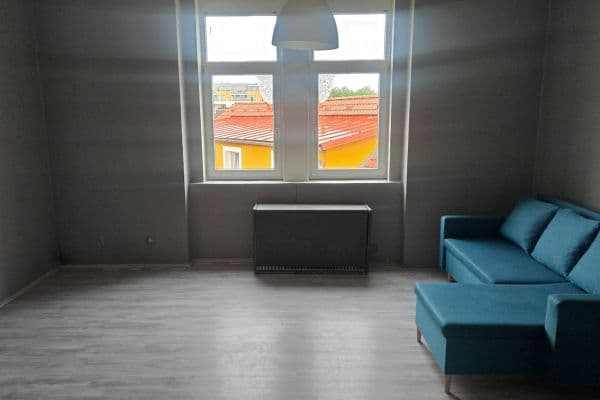 Pronájem bytu 2+1 75 m², náměstí Protifašistických bojovníků, Praha Pronájem bytu 2+1 75 m², náměstí Protifašistických bojovníků, Praha