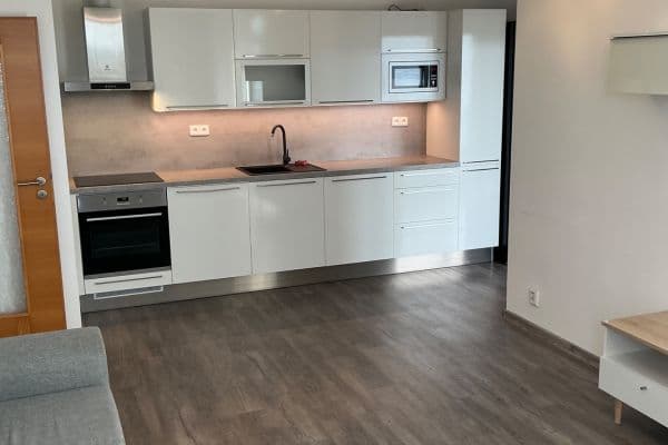 Pronájem bytu 3+kk 56 m², Na Horizontu, Králův Dvůr Pronájem bytu 3+kk 56 m², Na Horizontu, Králův Dvůr