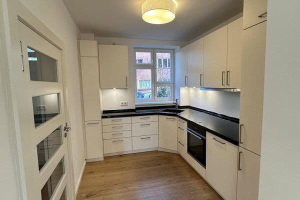 Prodej domu 115 m², pozemek 165 m², Hochsitzweg 99, Berlin, Berlín Prodej domu 115 m², pozemek 165 m², Hochsitzweg 99, Berlin, Berlín