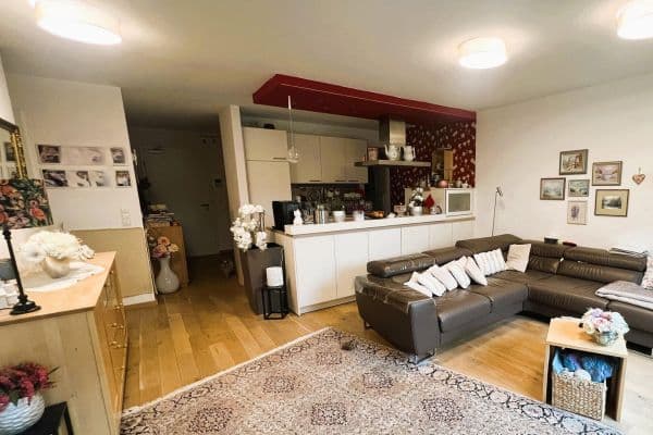 Prodej bytu 3+1 86 m², Uhlandstraße 10, Kriftel Prodej bytu 3+1 86 m², Uhlandstraße 10, Kriftel