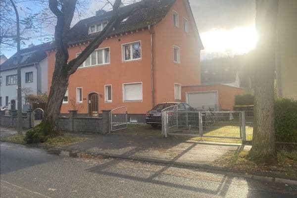 Prodej domu 209 m², pozemek 657 m², Truchseßstraße 83, Bonn Prodej domu 209 m², pozemek 657 m², Truchseßstraße 83, Bonn
