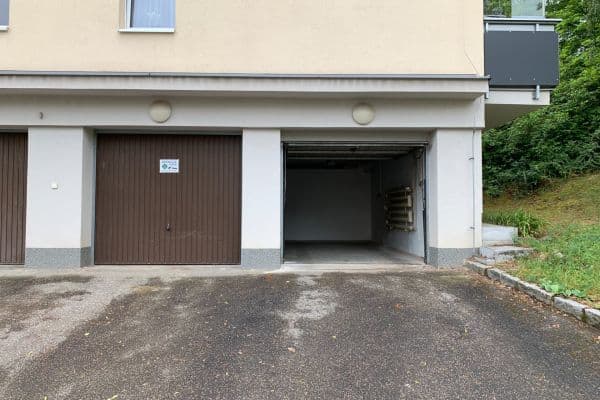Pronájem garáže 16 m², Štorkánova, Praha Pronájem garáže 16 m², Štorkánova, Praha