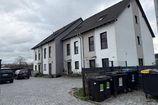 Pronájem domu 140 m², pozemek 300 m², Mainz Kastel, Hessen Pronájem domu 140 m², pozemek 300 m², Mainz Kastel, Hessen