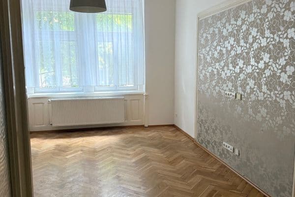 Pronájem bytu 2+1 78 m², Ruská, Praha Pronájem bytu 2+1 78 m², Ruská, Praha