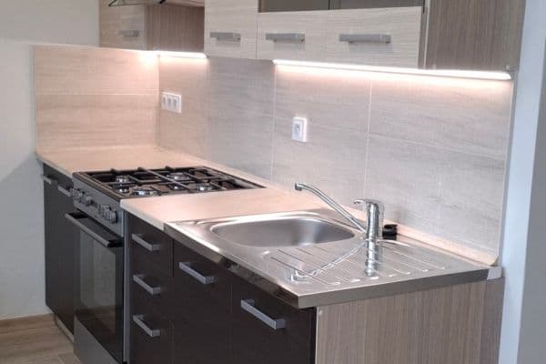 Pronájem bytu 1+1 35 m², Varenská, Ostrava Pronájem bytu 1+1 35 m², Varenská, Ostrava