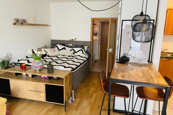 Pronájem bytu 1+kk 39 m², Randova, Praha Pronájem bytu 1+kk 39 m², Randova, Praha