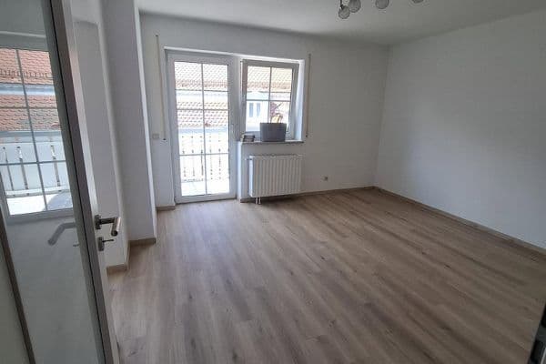 Pronájem bytu 2+1 40 m², Pfaffenhofen, Bavorsko Pronájem bytu 2+1 40 m², Pfaffenhofen, Bavorsko
