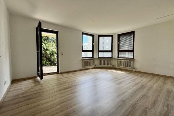 Pronájem bytu 2+1 57 m², Johannes-Eisenlohr-Straße 126, Reutlingen, Bádensko-Württembersko Pronájem bytu 2+1 57 m², Johannes-Eisenlohr-Straße 126, Reutlingen, Bádensko-Württembersko