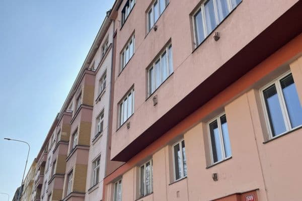 Pronájem bytu 1+1 42 m², Jugoslávských partyzánů, Praha Pronájem bytu 1+1 42 m², Jugoslávských partyzánů, Praha