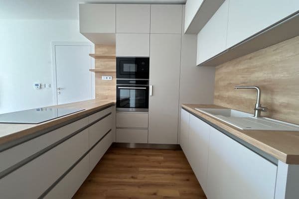 Pronájem bytu 4+kk 115 m², Šlapanice, Jihomoravský kraj Pronájem bytu 4+kk 115 m², Šlapanice, Jihomoravský kraj