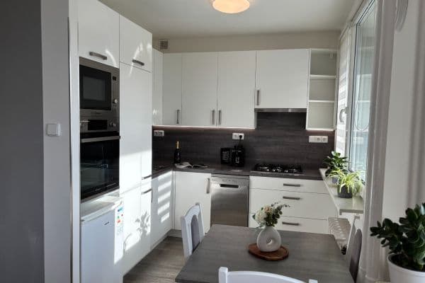 Pronájem bytu 2+1 53 m², Rozmarýnová, Most, Ústecký kraj Pronájem bytu 2+1 53 m², Rozmarýnová, Most, Ústecký kraj