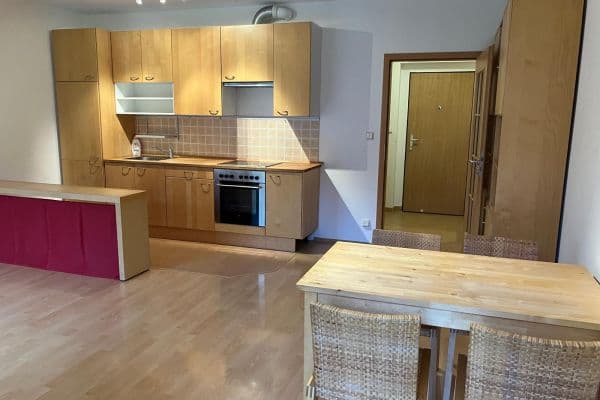 Pronájem bytu 1+kk 37 m², K Šátalce, Jesenice Pronájem bytu 1+kk 37 m², K Šátalce, Jesenice