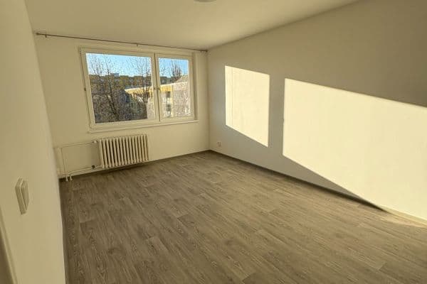 Pronájem bytu 2+kk 42 m², V Aleji, Poděbrady Pronájem bytu 2+kk 42 m², V Aleji, Poděbrady