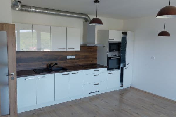 Pronájem bytu 2+kk 45 m², Zborovská, Jince Pronájem bytu 2+kk 45 m², Zborovská, Jince