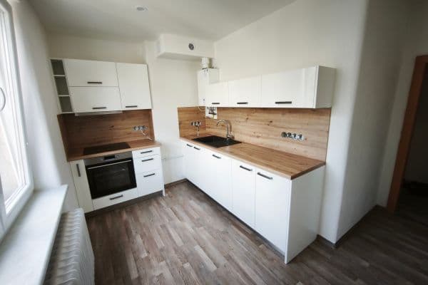Pronájem bytu 3+1 76 m², Pod Záhorskem, Plzeň, Plzeňský kraj Pronájem bytu 3+1 76 m², Pod Záhorskem, Plzeň, Plzeňský kraj