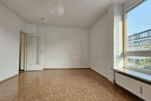 Pronájem bytu 1+1 37 m², Luisenstraße 60, München, Bavorsko Pronájem bytu 1+1 37 m², Luisenstraße 60, München, Bavorsko
