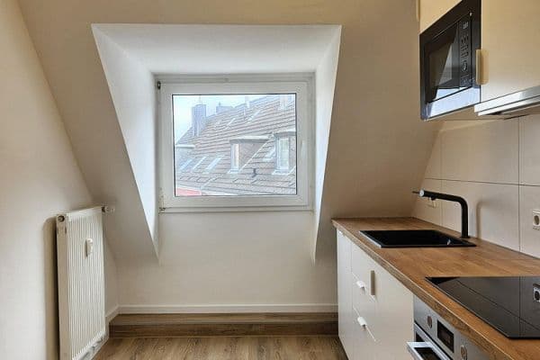 Pronájem bytu 4+1 75 m², Ernestinenstr. 17, Essen Pronájem bytu 4+1 75 m², Ernestinenstr. 17, Essen